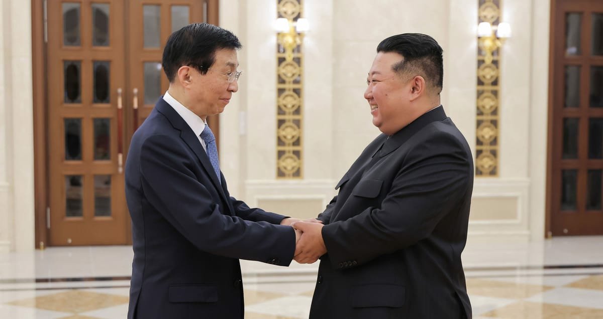 Dandong, China: Kim Jong Un a făcut o vizită de o zi și s-a întâlnit cu Wang Huning