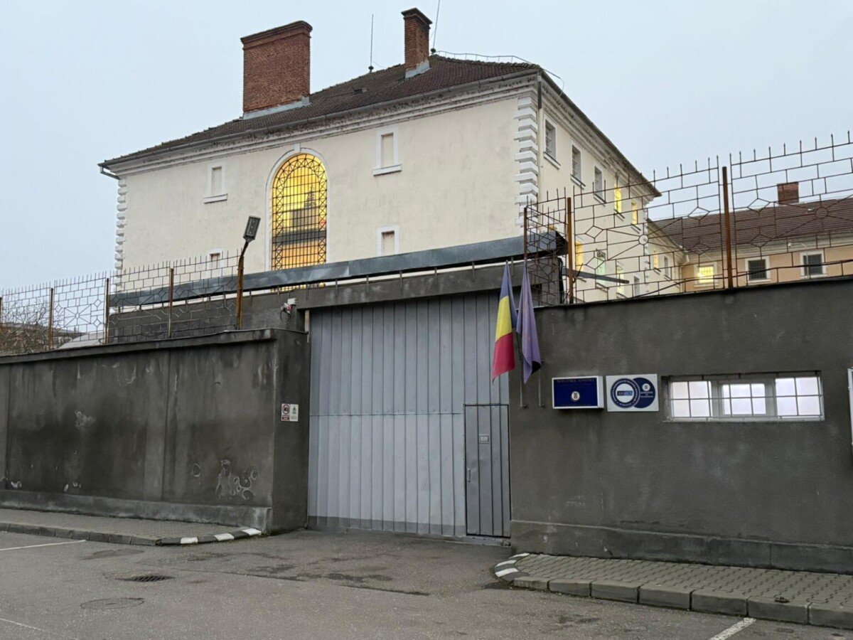 Dej: Penitenciarul Spital, acționat în judecată de o asociație pentru recalcularea pensiilor militare