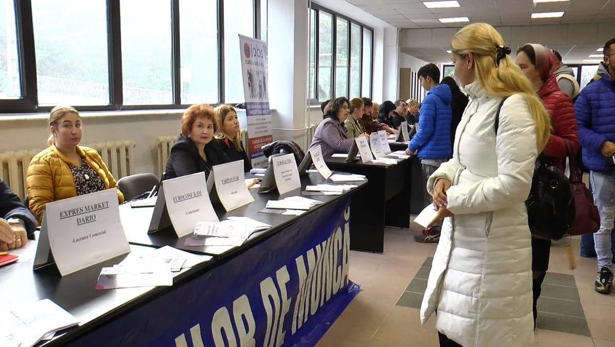 Deva: 145 de persoane selectate pentru angajare la bursa locurilor de muncă, cu 417 posturi oferite