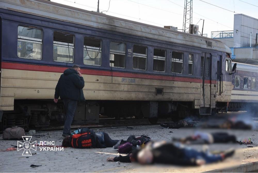 Dnipro: cel puțin 13 morți și cinci răniți după un atac rusesc cu dronă asupra unui tren de pasageri