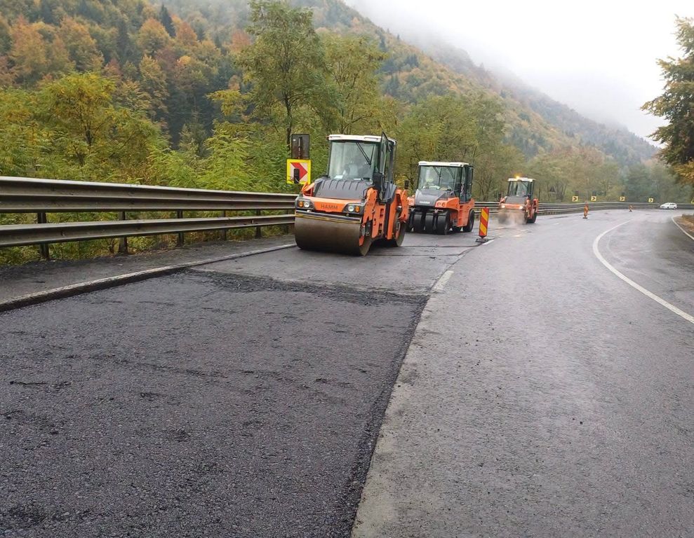 Drumul Național 17, în Bistrița-Năsăud: lucrări de asfaltare a stratului de bază pe anumite tronsoane