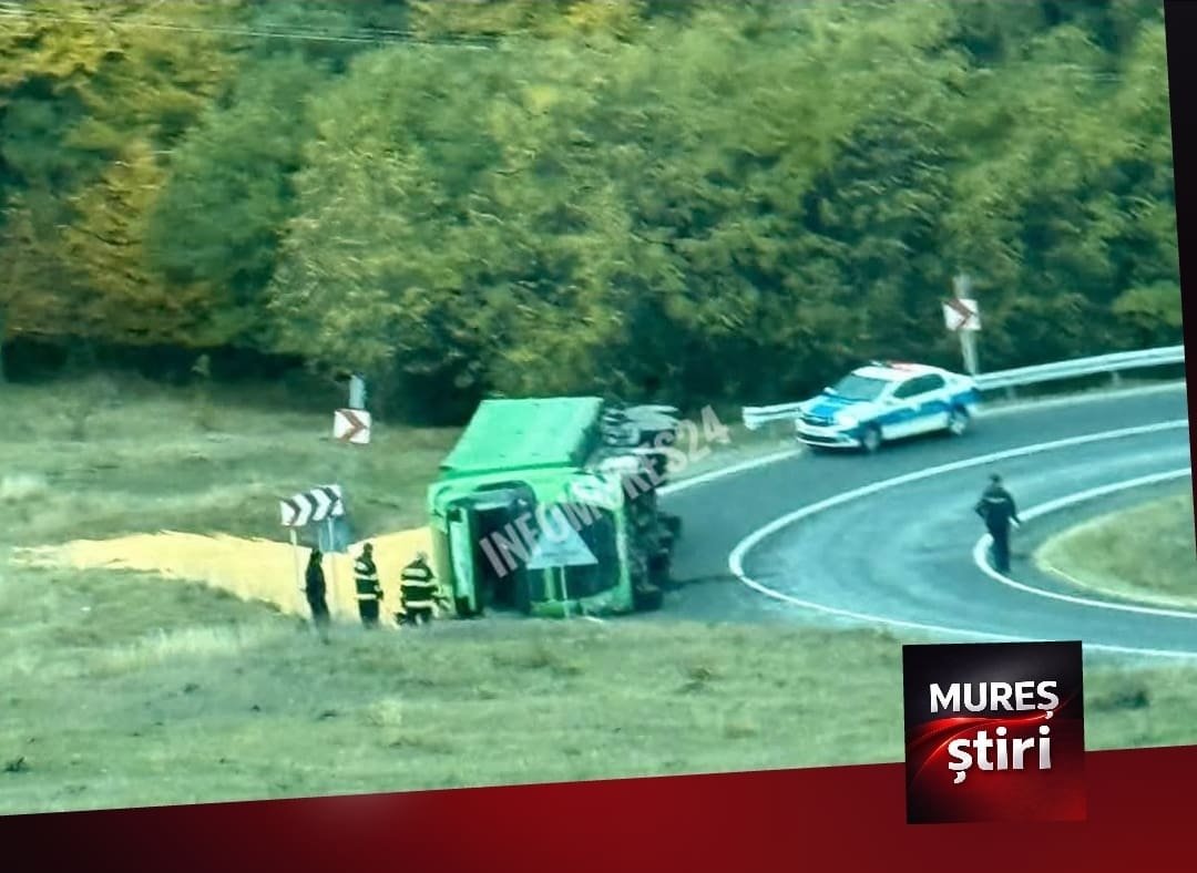 Drumul Târnăveni – Mediaș: camion încărcat cu porumb răsturnat, blocaje în trafic așteptate