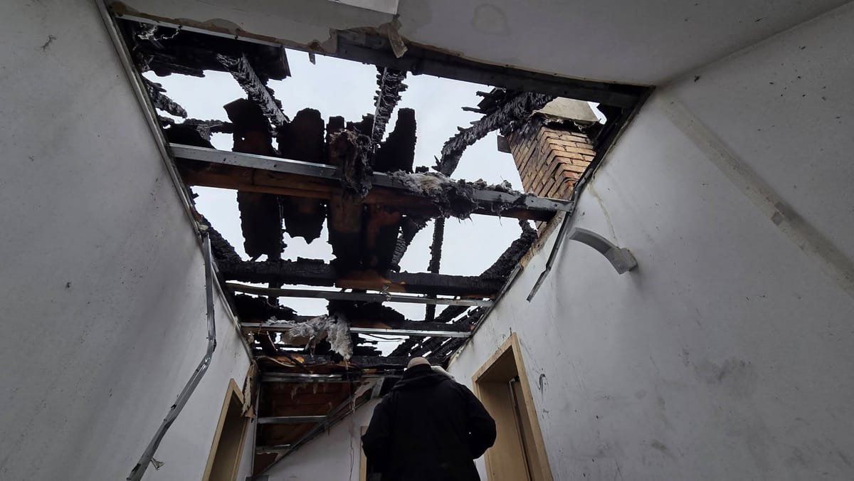 Dudeștii Noi: o familie a rămas fără casă după un incendiu, iar părinții și fetița au nevoie de ajutor
