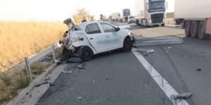 Dumbrava, pe A1: trafic afectat pe sensul Deva-Arad după un accident între un autotren și un autoturism