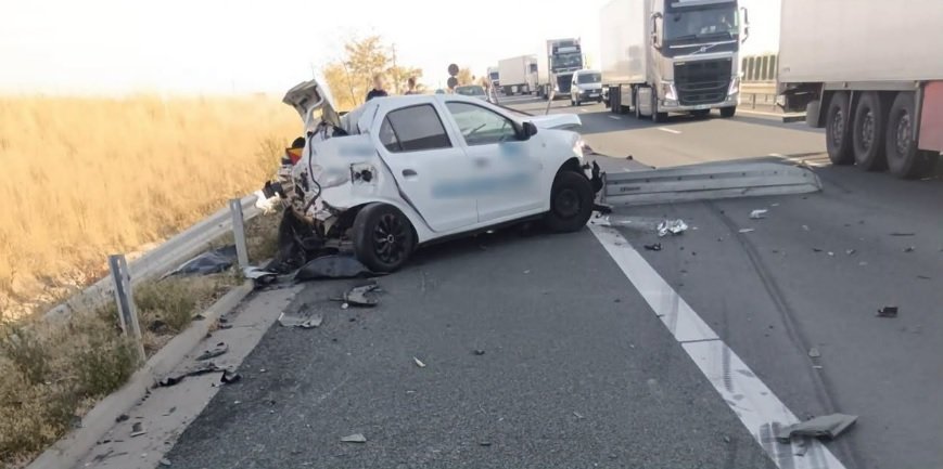 Dumbrava, pe A1: trafic afectat pe sensul Deva-Arad după un accident între un autotren și un autoturism