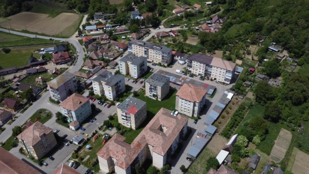 Dumbrăveni: bărbat de 59 de ani, mort după ce a căzut de pe un bloc de patru etaje