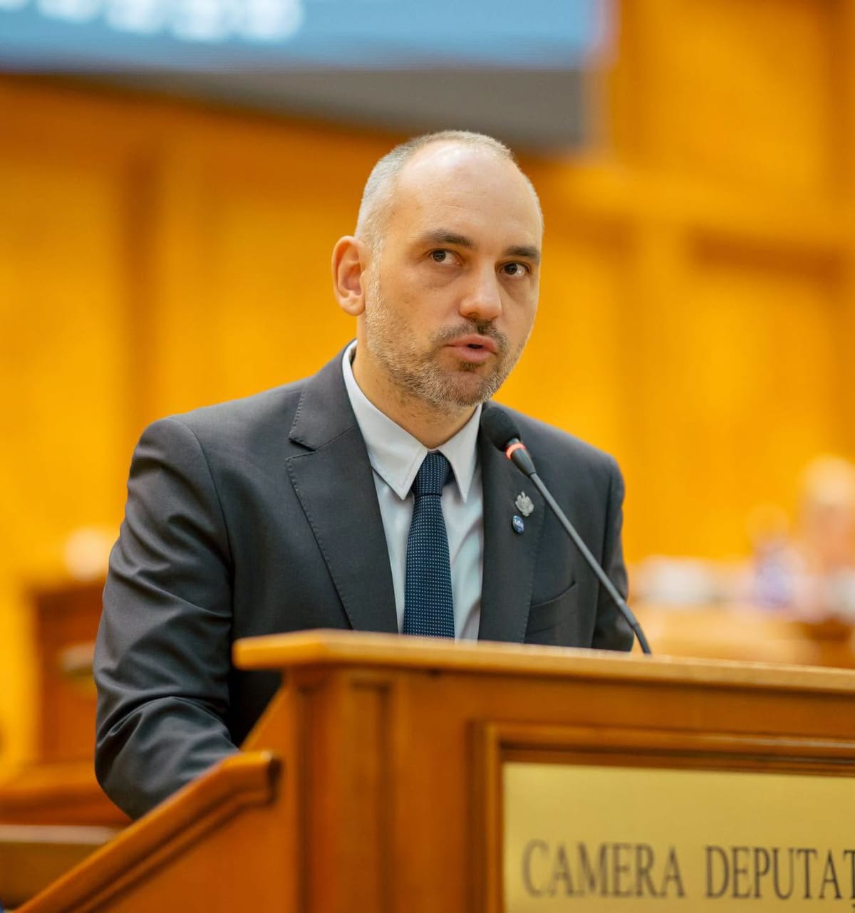 Echert (USR Sibiu): politicienii susținuți de AUR au votat contra a 16 miliarde euro pentru fabrici