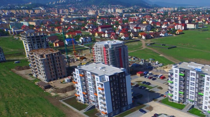 Economia Brașovului: industria generează 38,1% din cifra de afaceri, cu doar 7,9% din firme active
