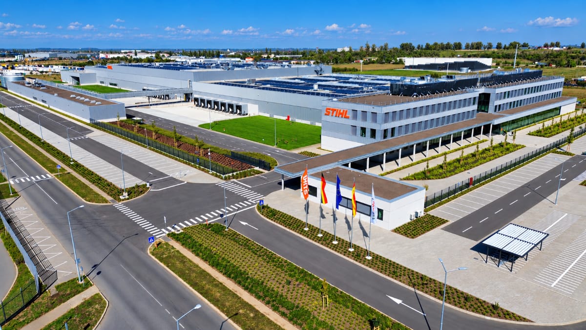 Fabrica STIHL din Oradea, aproape un an de la inaugurare: centru european de excelență pentru acumulatori