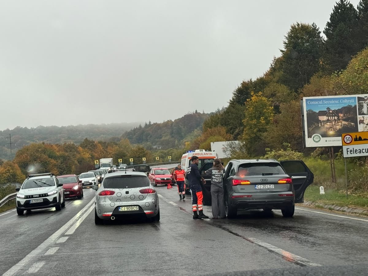 Feleac: accident pe DN 1, o persoană rănită după ce un șofer a intrat pe contrasens și a lovit o mașină