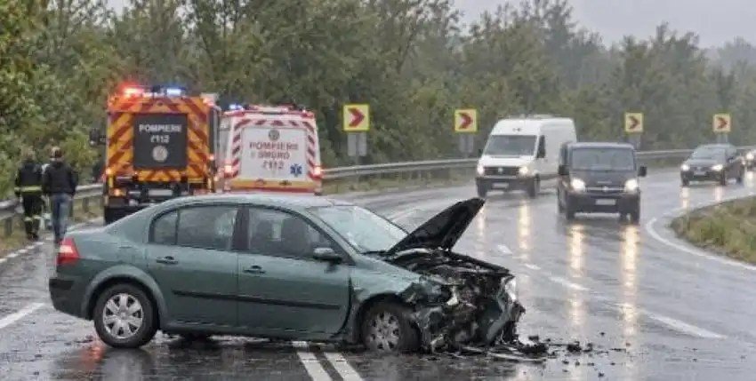 Feleac: două mașini s-au ciocnit pe DN1/E60, în ploaie și aglomerație (UPDATE)
