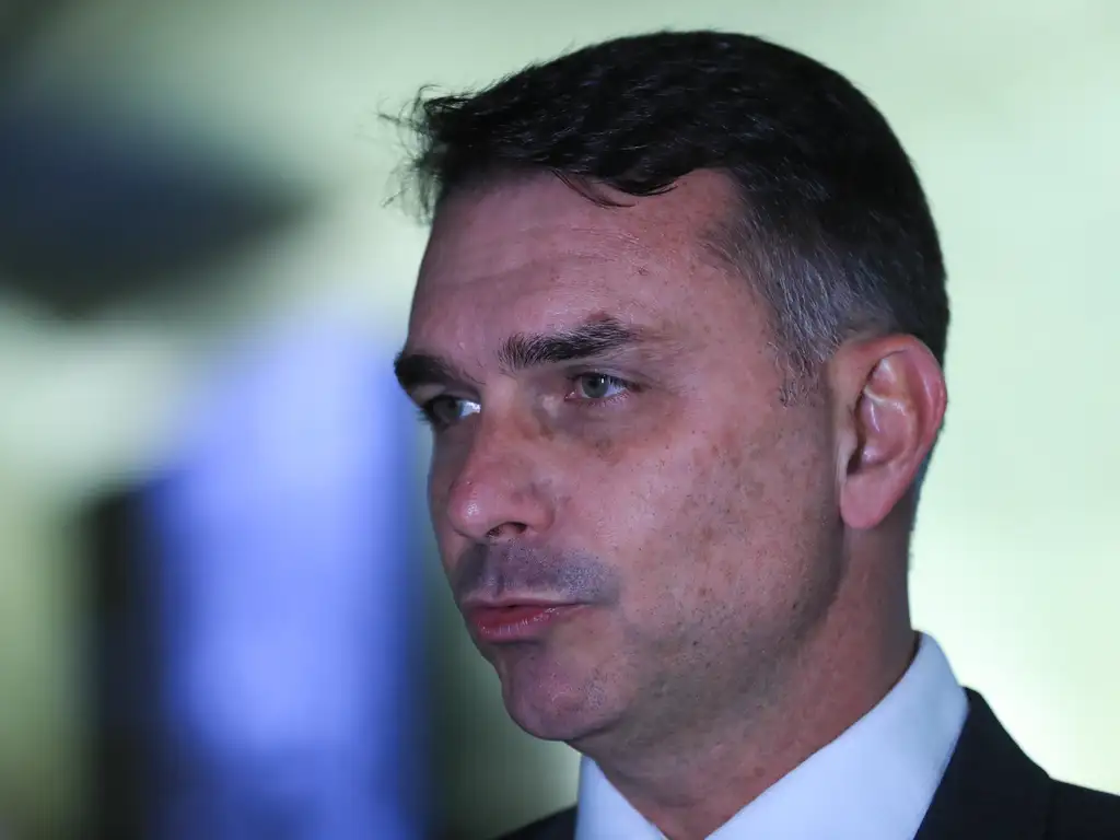 Flavio Bolsonaro urmează să aterizeze la Miami, după ce Trump a propus Braziliei o soluție pentru criză