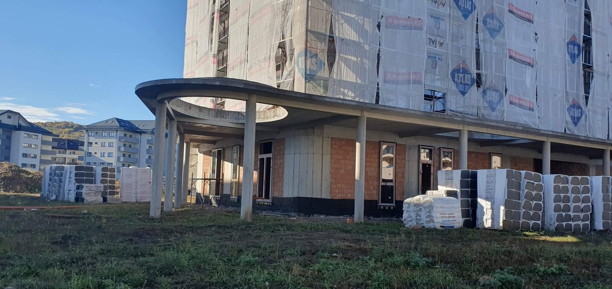 Florești: lucrări la fațada și instalațiile noii școli generale. Investiția depășește 54 de milioane de lei