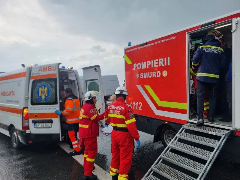 Florești: o fetiță lovită cu o piatră aruncată dintr-un balcon, în drum spre școală, transportată la spital