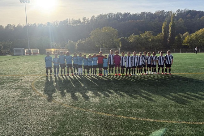 Fotbal U11: două grupe de juniori antrenate de Dani Belei, într-un meci din campionat