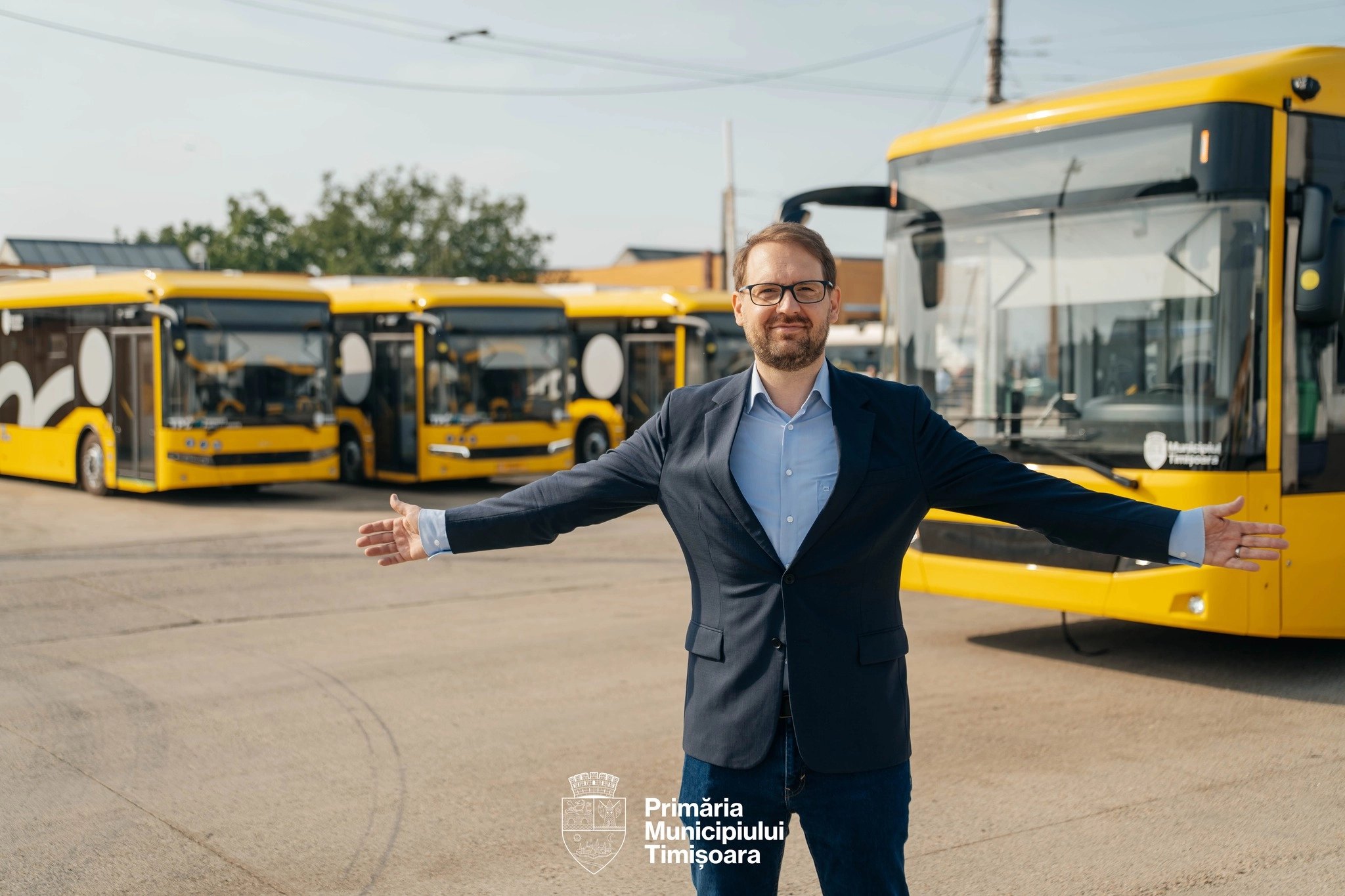 Fritz taxează autobuzele private, dar scutește STPT de la aceeași taxă