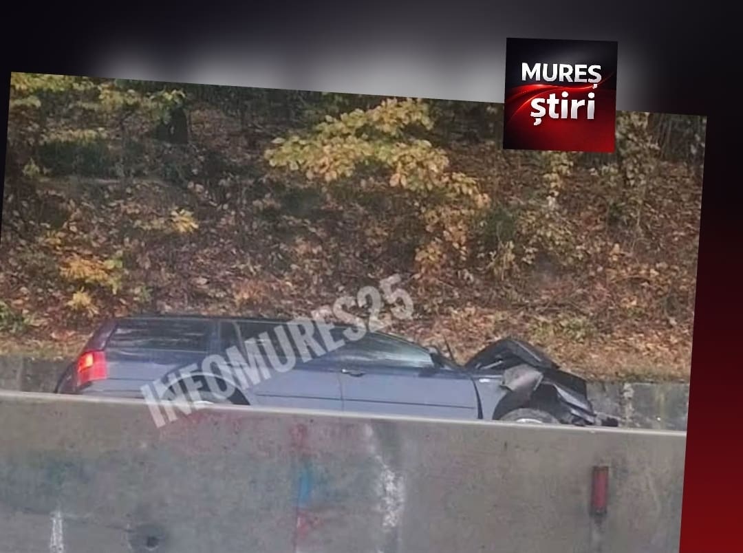 Găiești: un autoturism a ajuns în șanțul de pe DN13, la ieșirea spre Bălăușeri
