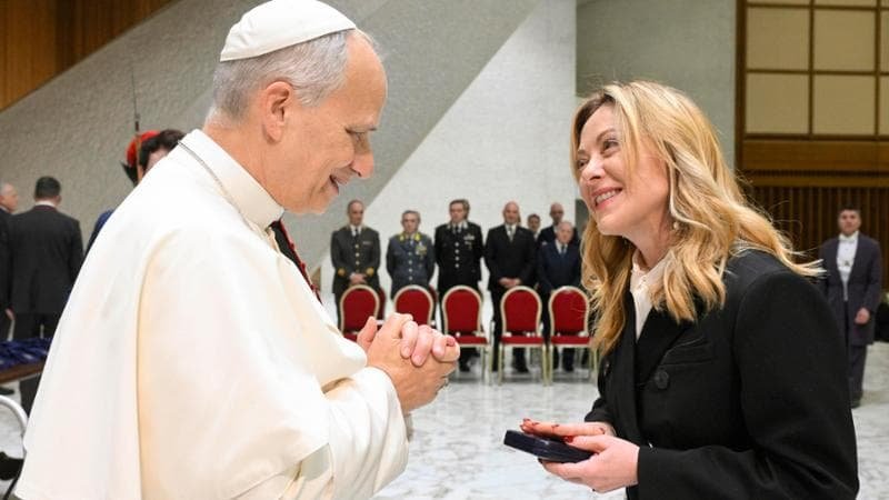Giorgia Meloni i-a transmis un mesaj de susținere Papei Leon al XIV-lea după anunțul operației la plămân