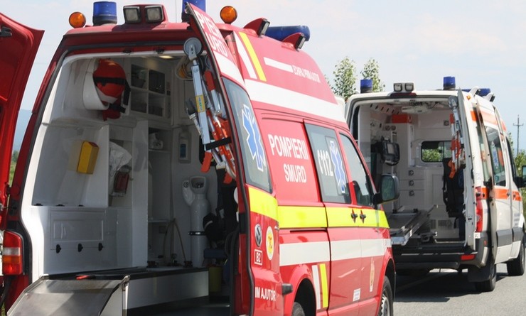 Gladna Montană: trei victime, între care doi minori, transportate la spital după accident pe DJ 681