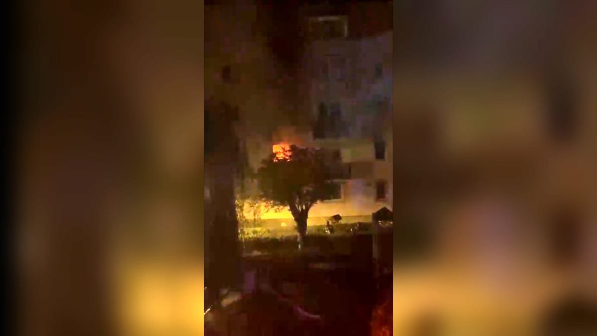 Gura-Câmpului: arde un apartament de la etajul 1 al unui bloc din Mediaș, 25 de persoane evacuate