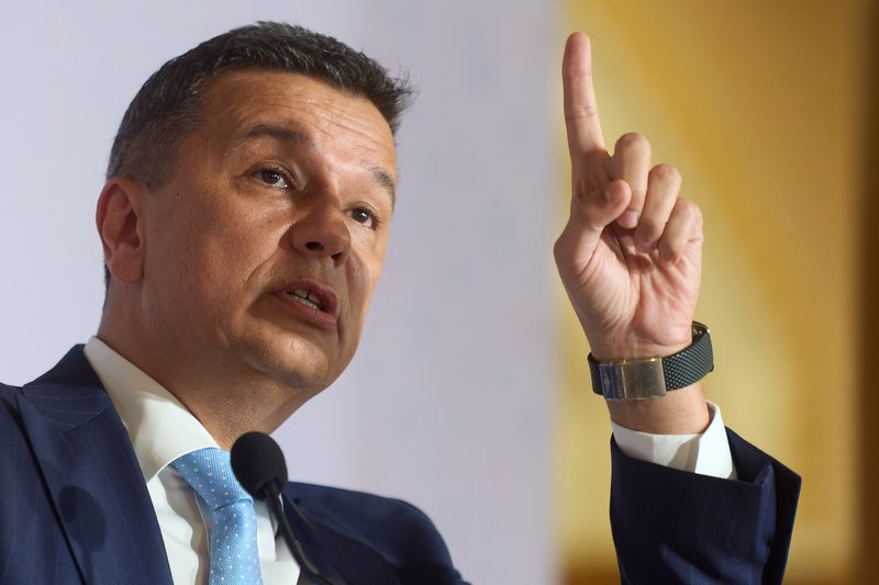 Guvern: PSD a trimis o singură femeie, Natalia Intotero, la Ministerul Culturii, explică Grindeanu