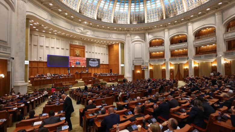 Guvernul Luca Niculescu a obținut 260 de voturi și a trecut pragul pentru învestire în Parlament