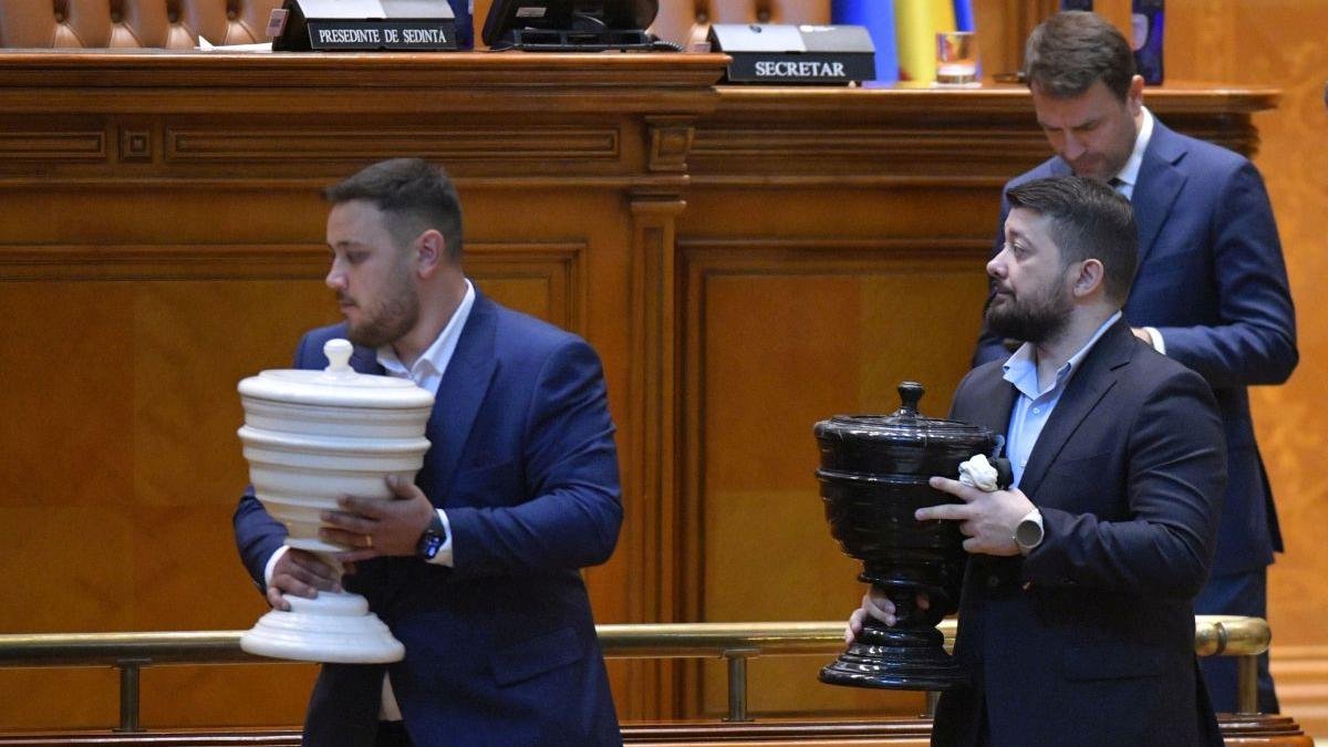 Guvernul Luca Niculescu ar fi primit voturile necesare pentru învestire în Parlament