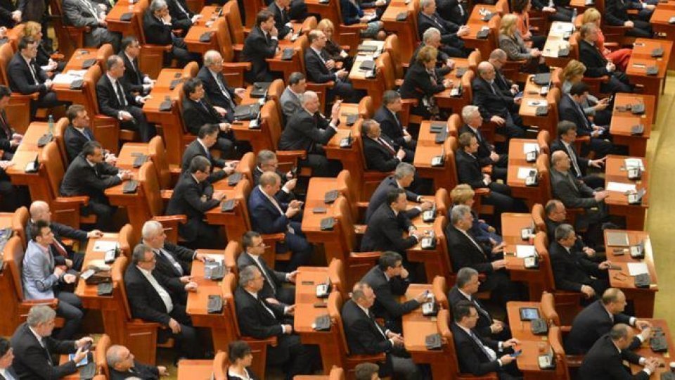 Guvernul Luca Niculescu ar putea avea majoritate parlamentară pentru învestitură