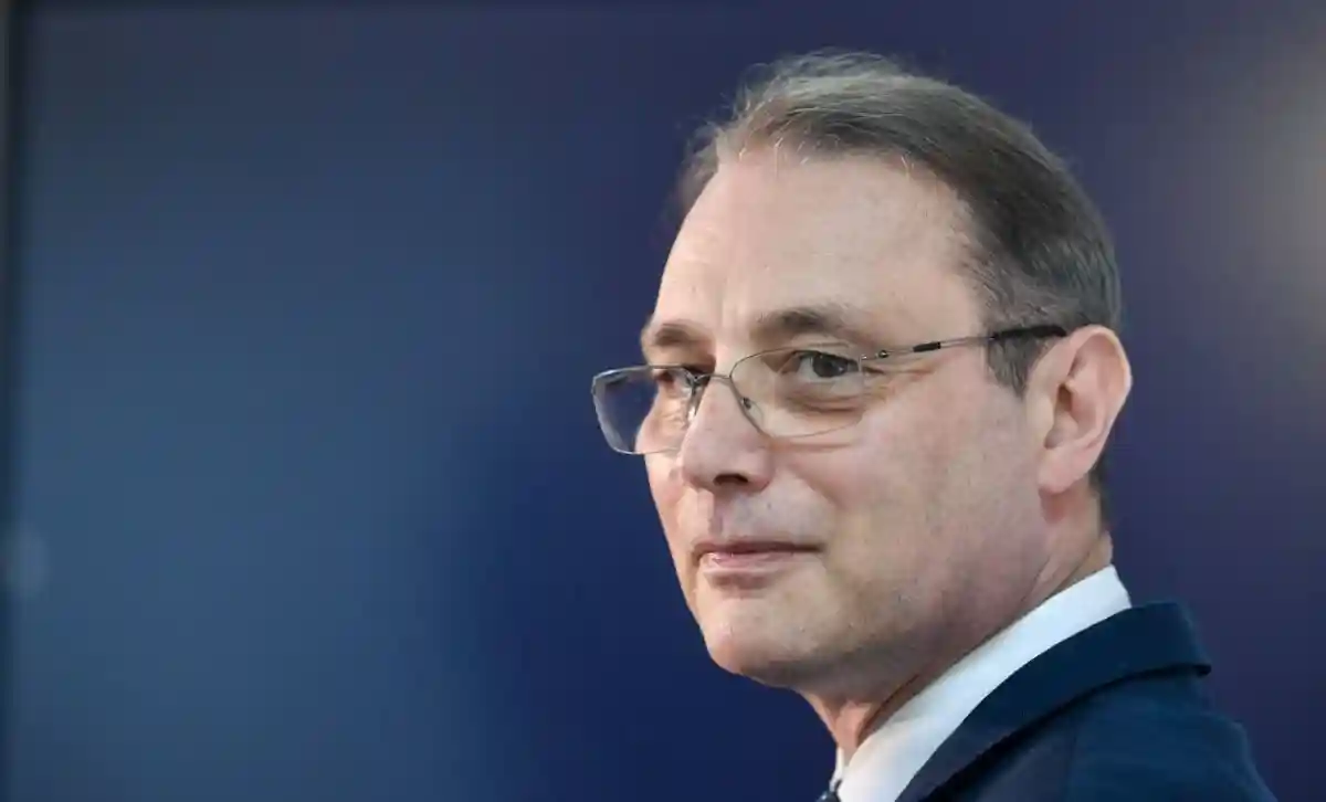 Guvernul Luca Niculescu: pensii indexate din 2027 și eliminarea impozitului minim pe cifra de afaceri