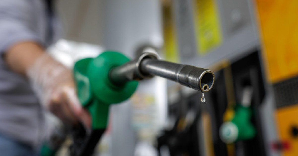 Guvernul României va decide în curând prelungirea măsurilor de limitare a scumpirilor la carburanți