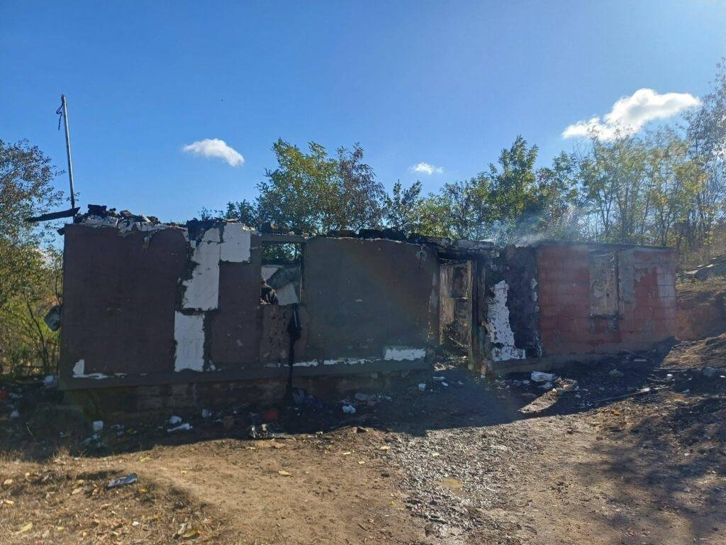 Hidișelu de Sus: o familie cu patru copii și o mamă însărcinată a rămas fără casă după un incendiu