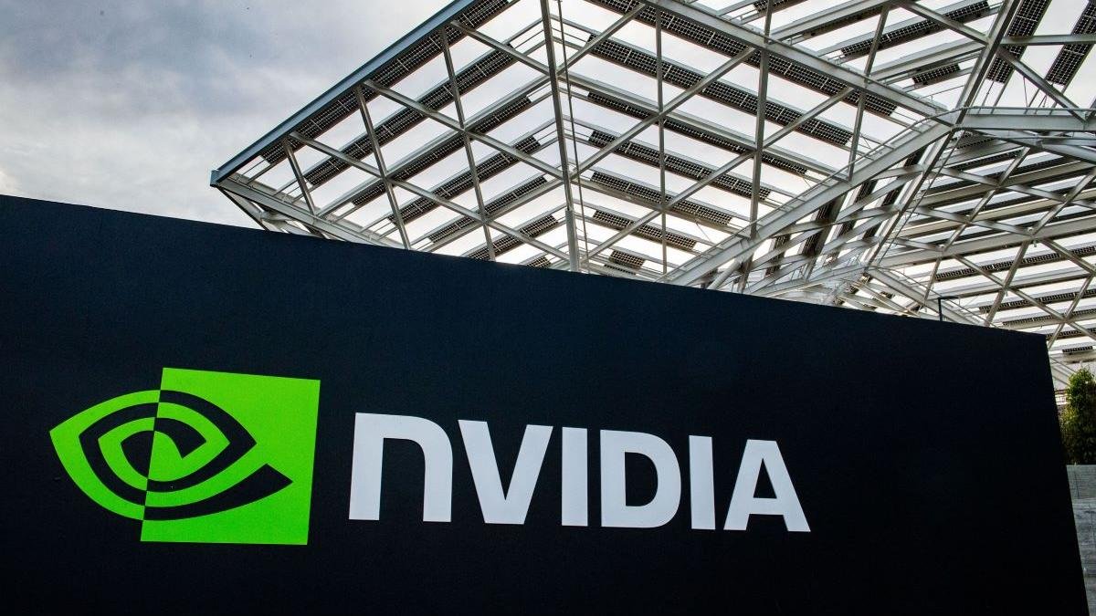 Huawei se apropie de Nvidia pe piața AI din China: 28% cotă, față de 34% pentru Nvidia