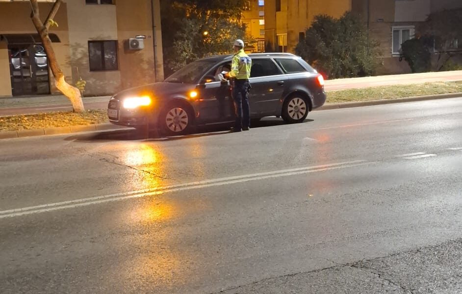 Hunedoara: 29 de sancțiuni de peste 52.270 de lei și două infracțiuni descoperite într-o razie a polițiștilor