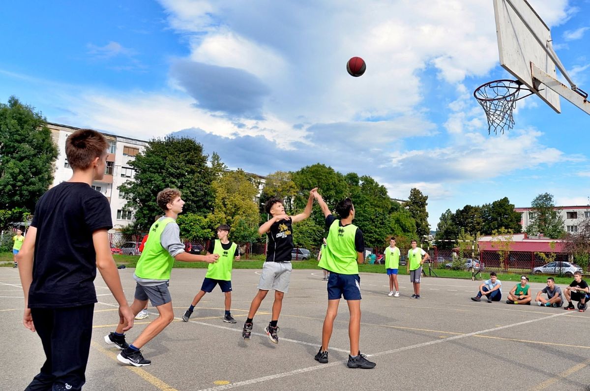 Hunedoara se pune în mișcare! Săptămâna Sportului aduce cursuri gratuite și fotbal școlar