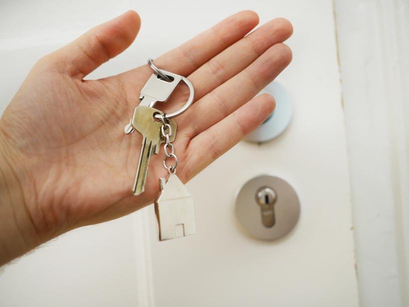 Iași: Apartamente ar fi fost promise mai multor cumpărători, într-o anchetă de 7 milioane de euro