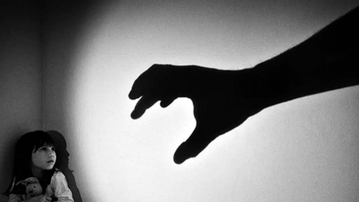 Iași: preot de 47 de ani, arestat preventiv, acuzat că ar fi abuzat două minore