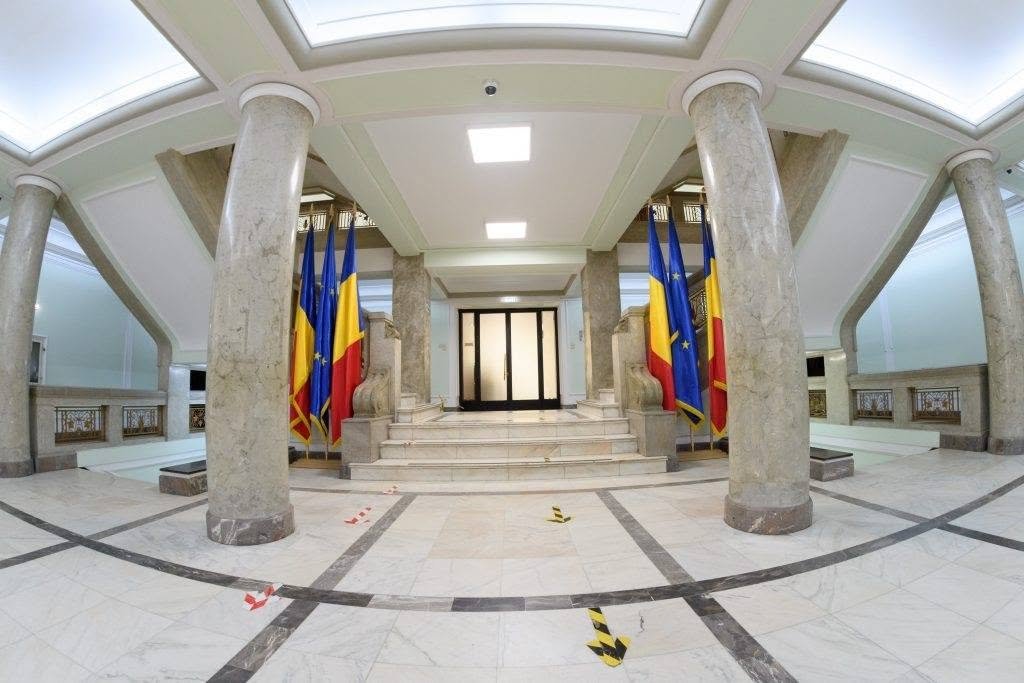 ÎCCJ: băncile nu mai pot cere dobândă pentru perioada rămasă dacă declară creditul scadent anticipat