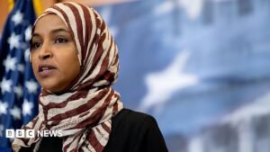 Ilhan Omar spune că un raid „bizar” în zorii zilei la domiciliul ei o obligă să se mute