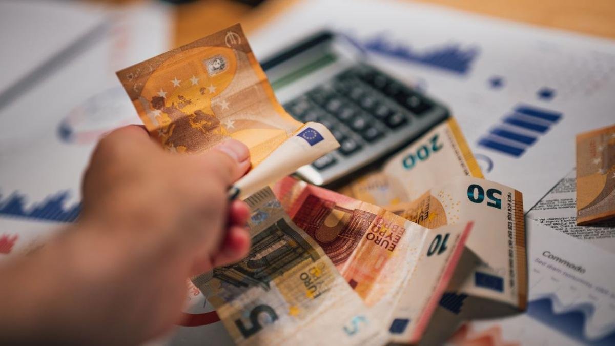 În SUA, motorina s-a mai mult decât dublat, iar prețurile cresc de la transport până la jucării