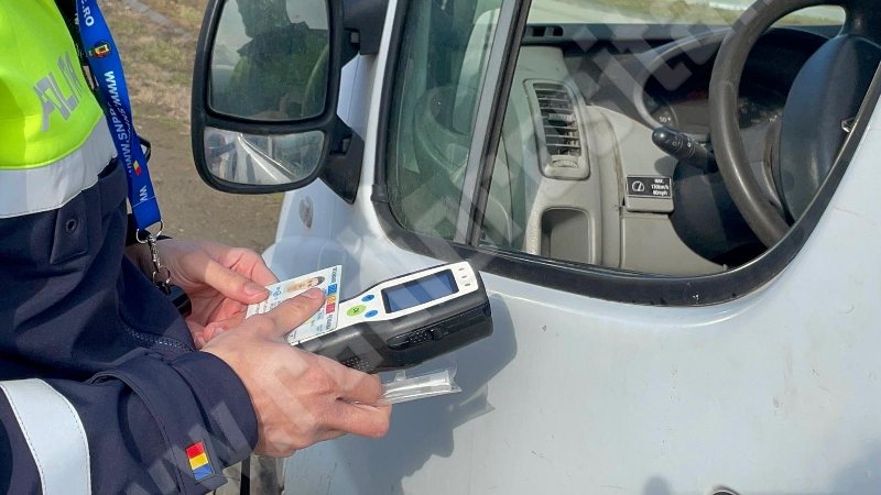 În Teregova, un bărbat de 65 de ani a fost reținut 24 de ore după un accident, cu 0,86 mg/l alcool