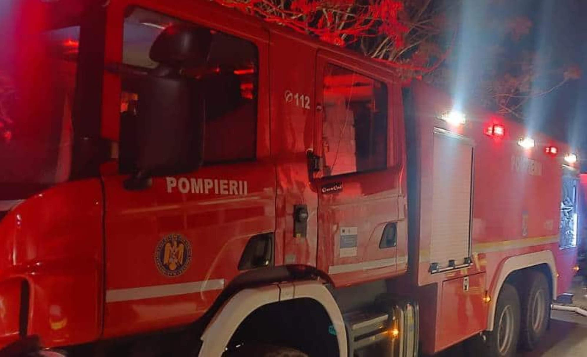 Incendiu în localitatea Țelna, la un utilaj agricol. Acționează pompierii din Alba Iulia