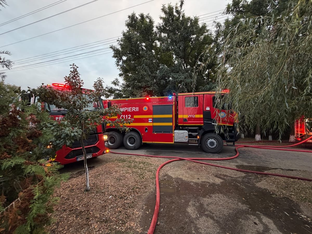 Incendiu violent la o locuință din Gottlob, stins de pompieri în ultima clipă