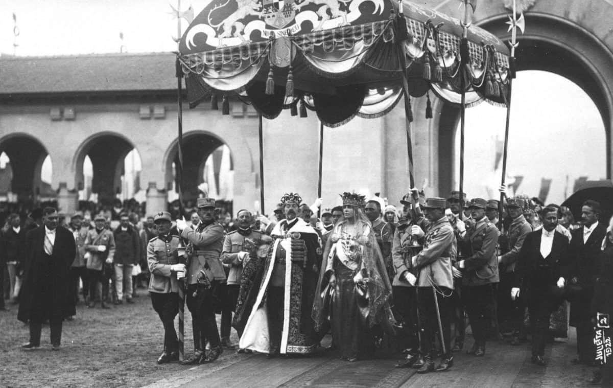 Încoronarea lui Ferdinand și Maria la Alba Iulia, acum 104 ani: ziua care a încununat România Mare