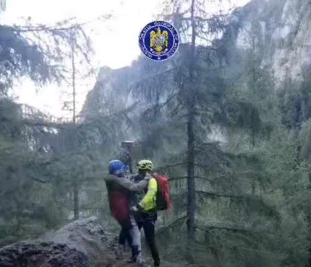 Intervenții succesive Bucegi: O turistă epuizată fizic și turist accidentat, evacuat cu elicopterul