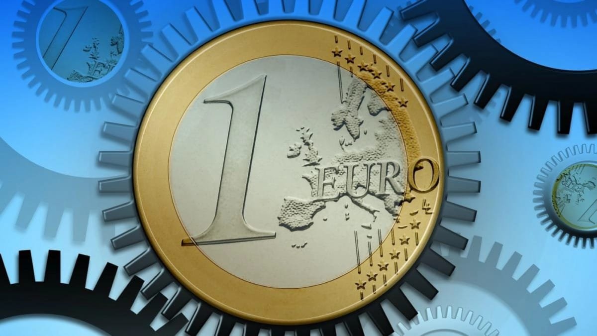 Investitorii străini cer României un proiect național pentru adoptarea euro și o foaie de parcurs în 12 luni