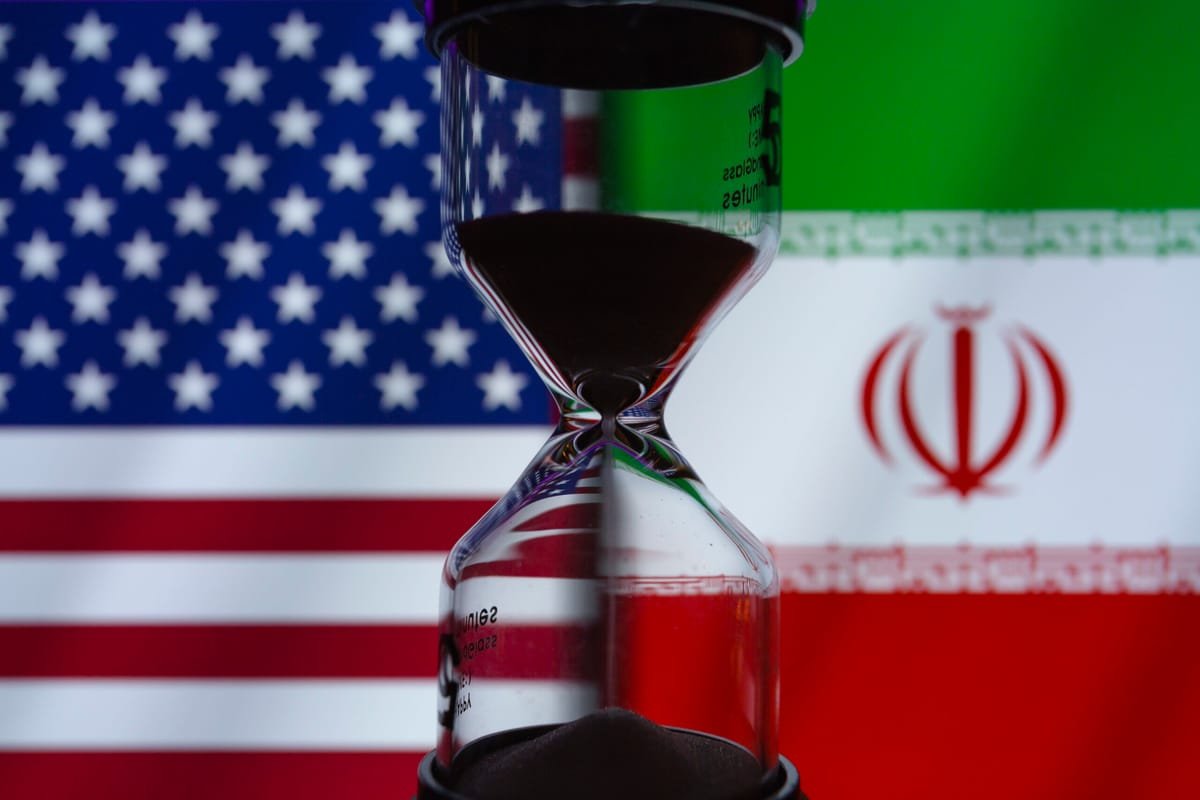 Iranul, presat să facă concesii nucleare sub amenințarea unor atacuri militare masive după alegerile din SUA