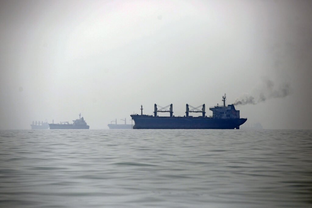 Iranul și-a epuizat aproape petrolul din flota-fantomă: de la 135 de milioane de barili la sub un milion