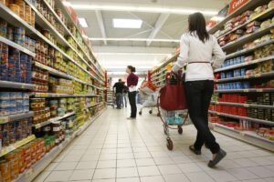 Italia: magazinele avertizează asupra penuriilor de alimente din cauza protestului camionagiilor