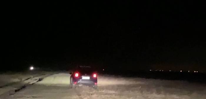 Izvin, aproape de Timișoara: șofer fugit cu mașina peste câmpuri, urmărit de poliție