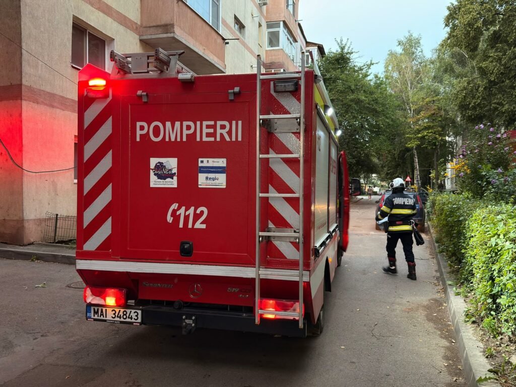 Județul Neamț: incendiu la un tablou electric dintr-o școală, elevii s-au autoevacuat